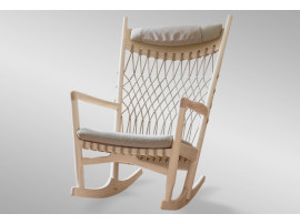 Rocking chair scandinave modèle PP124. Edition neuve