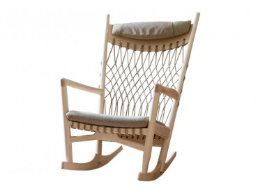 Rocking chair scandinave modèle PP124. Edition neuve