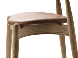 Chaise scandinave modèle Elbow CH 20. Edition neuve. 