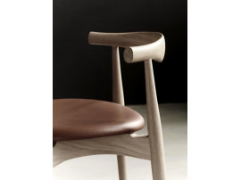 Chaise scandinave modèle Elbow CH 20. Edition neuve. 