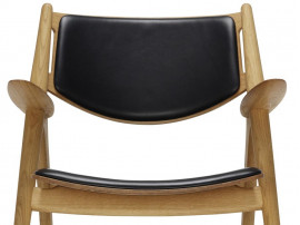 Fauteuil scandinave modèle CH28P. Edition neuve. 