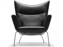 Fauteuil scandinave modèle CH445. Edition neuve. 