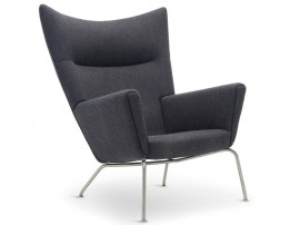 Fauteuil scandinave modèle CH445. Edition neuve. 