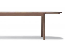 Mid-Century modern scandinavian dining table model CH002 by Hans Wegner.