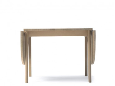 Table de repas scandinave modèle CH002. Edition neuve.