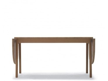 Mid-Century modern scandinavian dining table model CH006 by Hans Wegner.