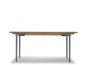 Table de repas scandinave modèle CH322. Edition neuve.