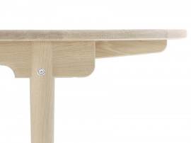 Table de repas scandinave modèle CH338. Edition neuve.