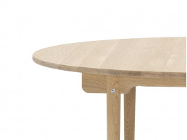 Table de repas scandinave modèle CH338. Edition neuve.