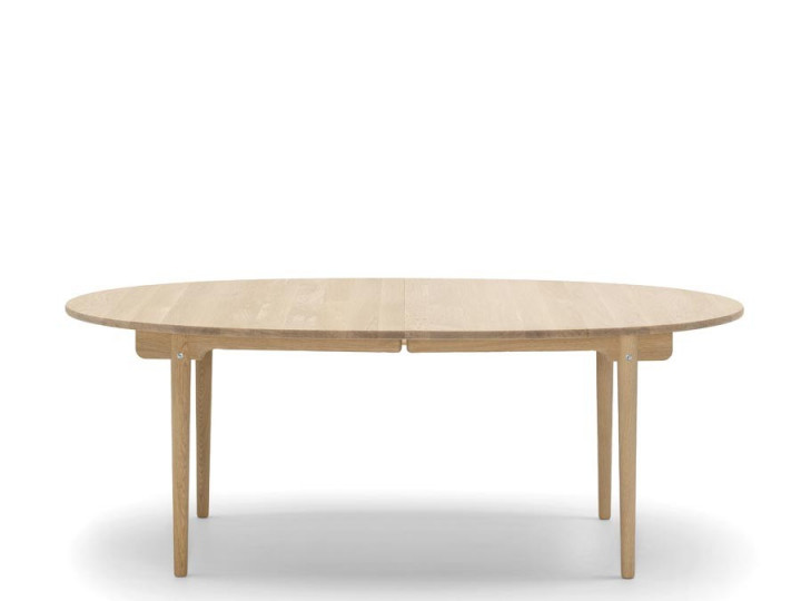Mid-Century modern scandinavian dining table model CH338 by Hans Wegner.