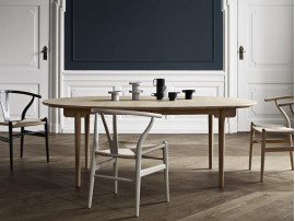 Mid-Century modern scandinavian dining table model CH338 by Hans Wegner.