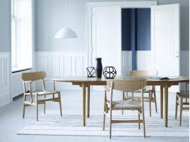 Mid-Century modern scandinavian dining table model CH339 by Hans Wegner.