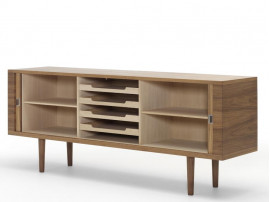 Mid-Century modern scandinavian credenza model CH825 by Hans Wegner.