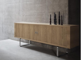 Mid-Century modern scandinavian credenza model CH825 by Hans Wegner.