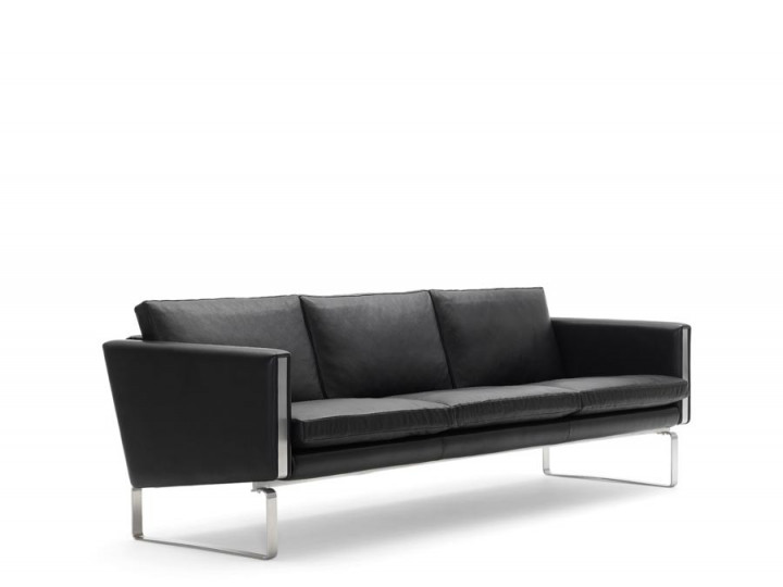 Mid-Century modern scandinavian sofa model CH103 by Hans Wegner.