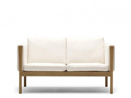 Mid-Century modern scandinavian sofa model CH162 by Hans Wegner.