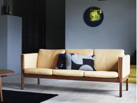 Mid-Century modern scandinavian sofa model CH162 by Hans Wegner.