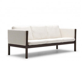 Mid-Century modern scandinavian sofa model CH163 by Hans Wegner.