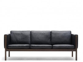 Mid-Century modern scandinavian sofa model CH163 by Hans Wegner.