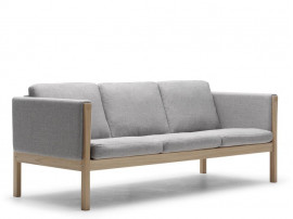 Mid-Century modern scandinavian sofa model CH163 by Hans Wegner.