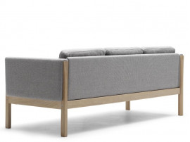 Canapé scandinave modèle CH163. Edition neuve.