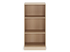 Mid-Century modern scandinavian bookcase model MK40880 by Mogens Koch. Depth 27,5 cm.