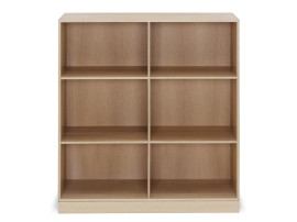 Mid-Century modern scandinavian bookcase model MK40880 by Mogens Koch. Depth 27,5 cm.