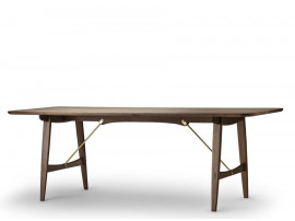 Table de repas scandinave modèle BM1160 "Hunting table". Edition neuve.