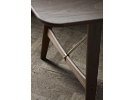 Table de repas scandinave modèle BM1160 "Hunting table". Edition neuve.