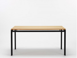 Bureau scandinave modèle PK52A "Student desk". Edition neuve.