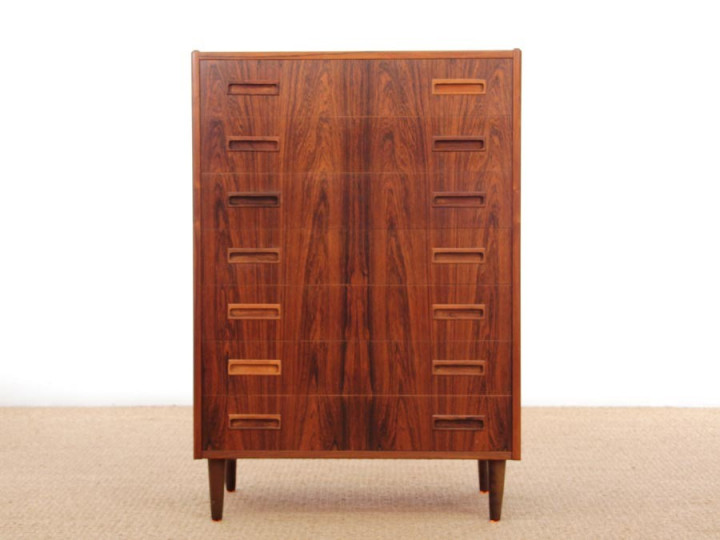 Mid-Century  modern  Scandinavian chest of drawers in Rio rosewood. 7 drawers