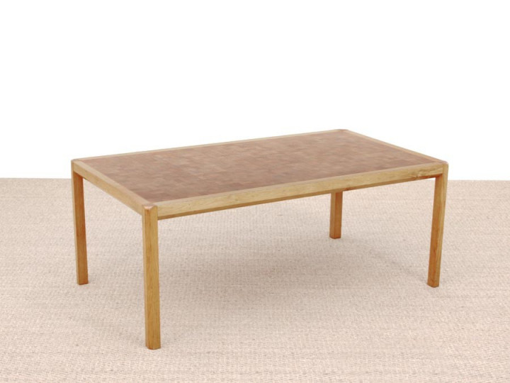 Grande table basse scandinave  en marqueterie de bois debout