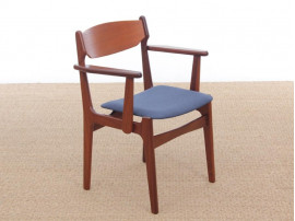 Mid-Century  modern scandinavian arm chair in teak 