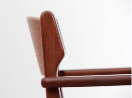 Mid-Century  modern scandinavian arm chair in teak 