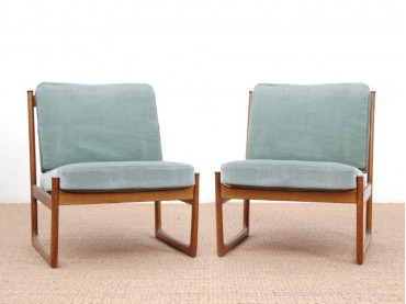 Mid-Century  modern scandinavian pair of lounge chair model 130 by Peter Hvidt