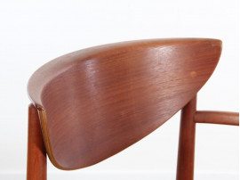 paire de fauteuils scandinaves en teck modele 317