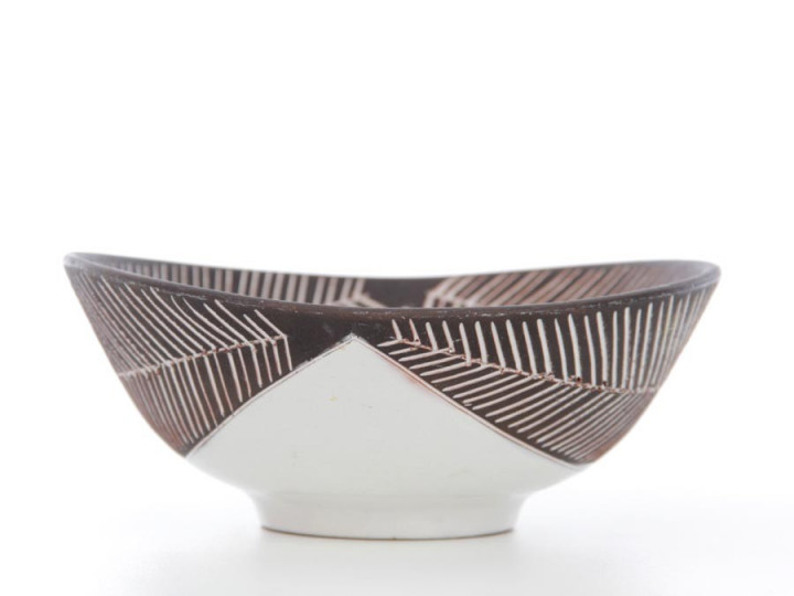 Mid-Century  modern scandinavian ceramic bowl