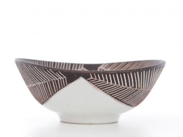 Mid-Century  modern scandinavian ceramic bowl