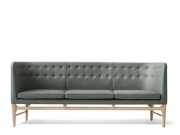 Mayor AJ5 Sofa 3 seat by Arne Jacobsen & Flemming Lassen. New edition