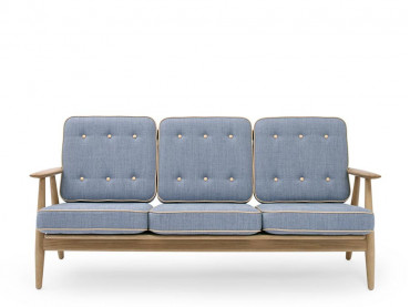 GE 240, sofa 3 seat. by Hans Wegner. New edition