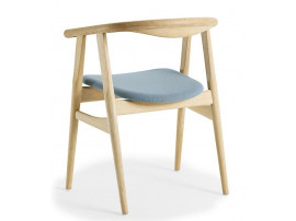 GE 525 chair by Hans Wegner. New edition