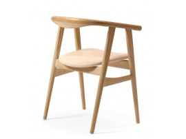 GE 525 chair by Hans Wegner. New edition