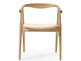 GE 525 chair by Hans Wegner. New edition