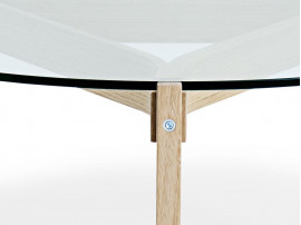 GE 465 BUTTERFLY coffee table 100 cm BY Hans Wegner. New edition