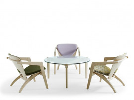 GE 465 BUTTERFLY coffee table 100 cm BY Hans Wegner. New edition