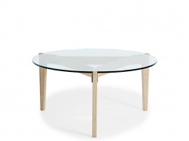 GE 465 BUTTERFLY coffee table 116 cm BY Hans Wegner. New edition