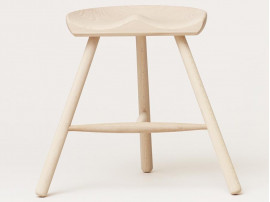 Tabouret scandinave Shoemaker Chair™ No. 49 en hêtre. Nouvelle édition