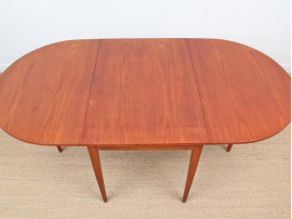 Mid-Century Modern Scandinavian dining table flap table in teak and oak for 2-6 seats