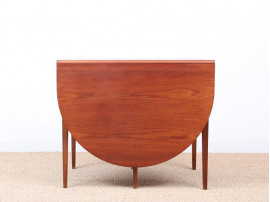 Mid-Century Modern Scandinavian dining table flap table in teak and oak for 2-6 seats