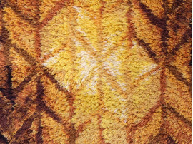 Tapis scandinave  Rya en laine vierge à motifs orangés et marons